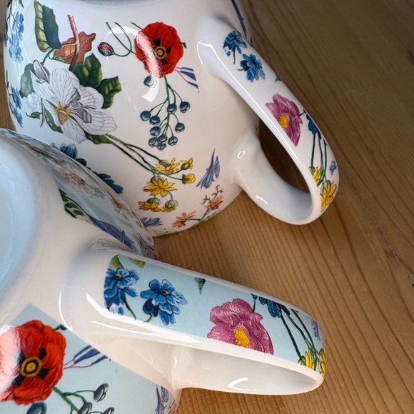 Bluebird and Willow Floral Ceramic Mugs - Set of 2 EUC - Picture 9 of 10